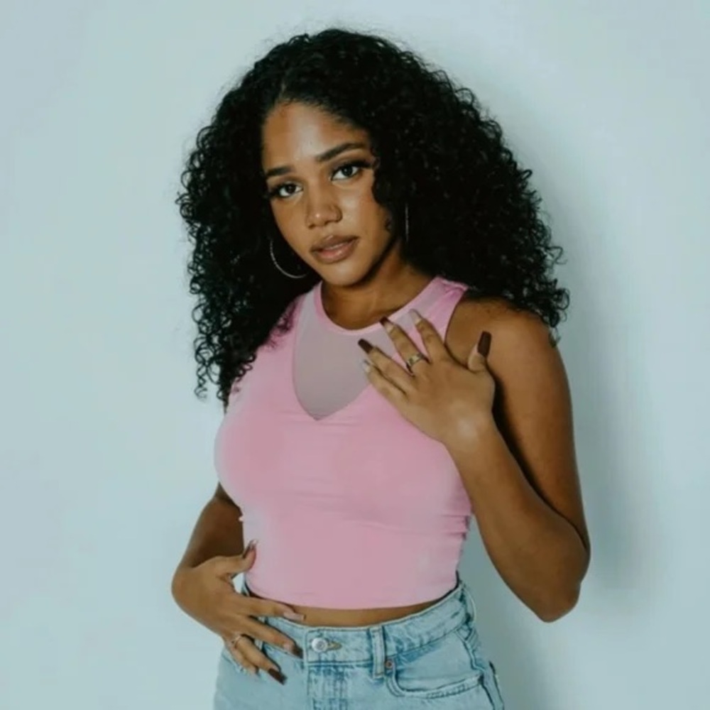 Built in Bra Klassy Network Pink Mesh-Trim Crop Tank